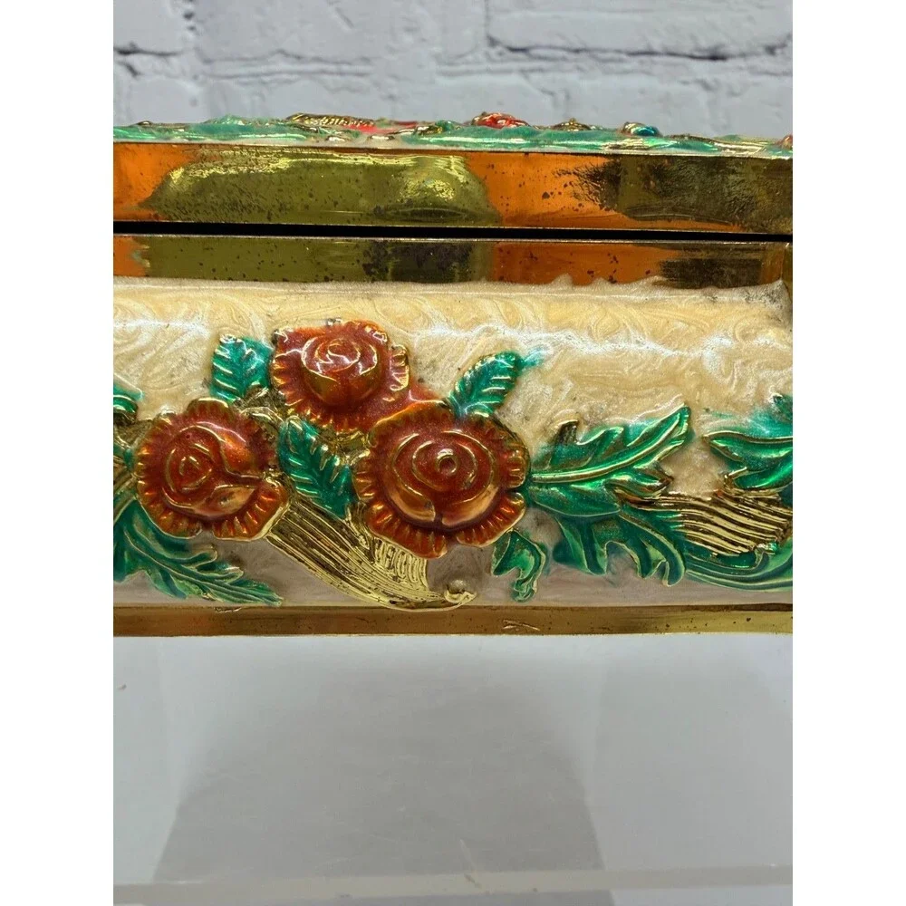 Vtg Jewelry Box Metal Enamel Christmas Scene Footed  Santa Sleigh Russian Troika
